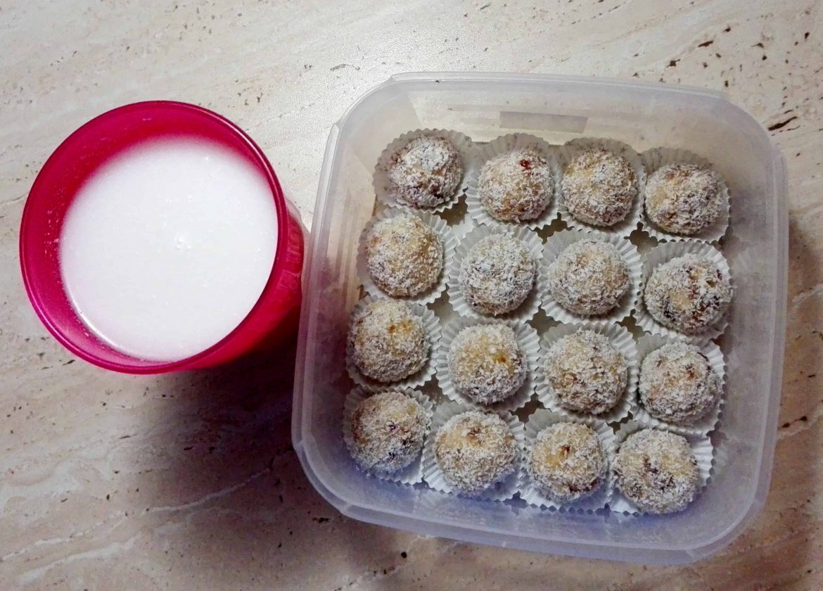 Raw kokosové guľky + domáce kokosové mlieko