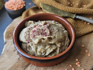 Novoročná šošovicová nátierka so sušenými slivkami